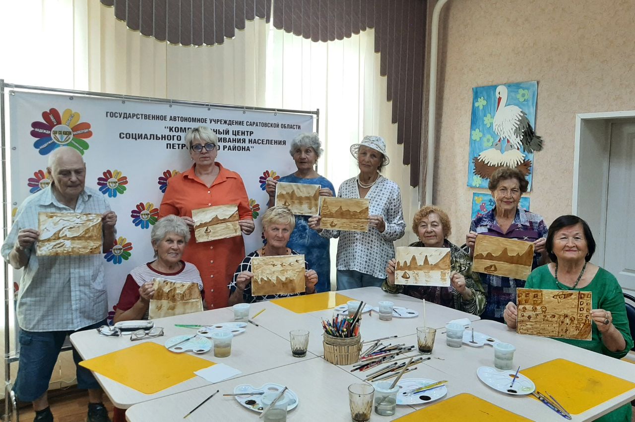 Кофейную живопись изучали в центре соцобслуживания Петровского района